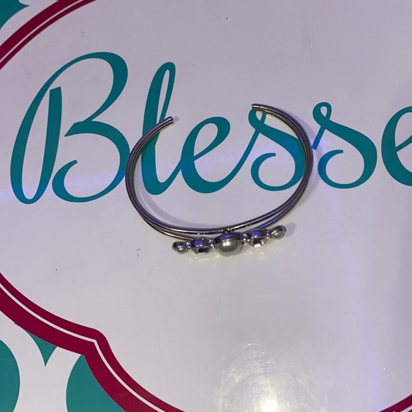 Pearl and Diamond silver bracelet EUC - Picture 1 of 3